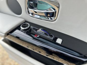 ROLLS-ROYCE PHANTOM 6.7 V12 Saloon 4dr Petrol Auto Euro 6 (570 ps)