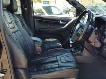 ISUZU D-MAX 1.9 TD Blade Pickup Double Cab 4dr Diesel Auto 4WD Euro 6 (164 p