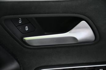 MERCEDES-BENZ A-CLASS 2.0 A220 AMG Line (Premium) Hatchback 5dr Petrol 7G-DCT 4MATIC E