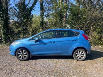 Ford Fiesta 1.4 ZETEC 5 DOOR