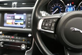 JAGUAR XF 2.0d R-Sport Saloon 4dr Diesel Auto Euro 6 (s/s) (180 ps)