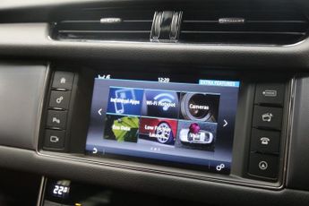 JAGUAR XF 2.0d R-Sport Saloon 4dr Diesel Auto Euro 6 (s/s) (180 ps)