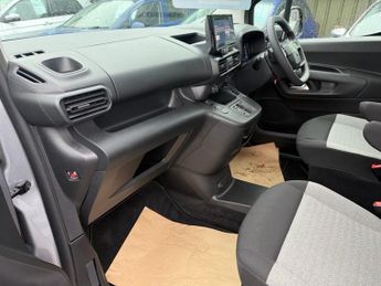 CITROEN E-BERLINGO 52kWh PLUS M MPV 5dr Electric Auto (7.4kW Charger) (136 ps)