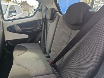 TOYOTA AYGO 1.0 VVT-i Move Hatchback 5dr Petrol MultiMode Euro 5 (68 ps)