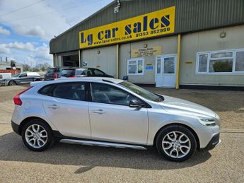 Volvo V40 2.0 D3 Pro Hatchback 5dr Diesel Manual Euro 6 (s/s) (150 ps)