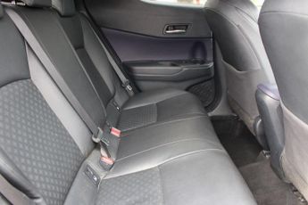 TOYOTA C-HR 1.8 VVT-h Dynamic SUV 5dr Petrol Hybrid CVT Euro 6 (s/s) (122 ps