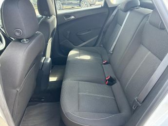 VAUXHALL ASTRA 1.6 16v SRi Hatchback 5dr Petrol Auto Euro 5 (115 ps)