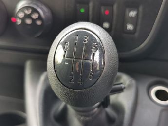 NISSAN NV400 2.3 dCi 35 SE Minibus Double Cab 6dr Diesel Manual L2 H2 Euro 6 