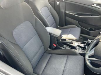 HYUNDAI TUCSON 1.7 CRDi BLUE DRIVE SE NAV SUV 5DR DIESEL DCT EURO 6