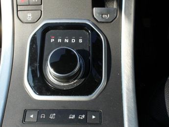 LAND ROVER RANGE ROVER EVOQUE 2.0 TD4 SE Tech SUV 5dr Diesel Auto 4WD Euro 6 (s/s) (180 ps)