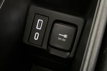 FIAT 500E 24kWh RED Hatchback 3dr Electric Auto (95 ps) Touchscreen, Apple