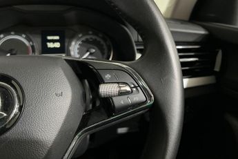 SKODA KAMIQ 1.0 TSI SE Drive SUV 5dr Petrol DSG Euro 6 (s/s) (110 ps) Touchs