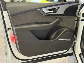 AUDI Q7 3.0 TDI V6 e-tron SUV 5dr Diesel Plug-in Hybrid Tiptronic quattr