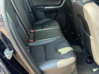 VOLVO XC60 2.4 D4 SE Nav SUV 5dr Diesel Auto AWD Euro 6 (s/s) (190 ps)