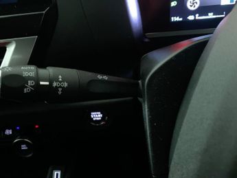 CITROEN e-C4 50kWh Shine Hatchback 5dr Electric Auto (136 ps)