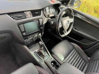 SKODA OCTAVIA 2.0 TSI vRS Hatchback 5dr Petrol DSG Euro 6 (s/s) (230 ps)