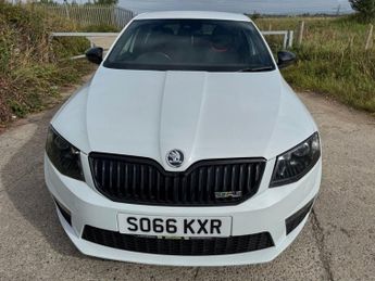 SKODA OCTAVIA 2.0 TSI vRS Hatchback 5dr Petrol DSG Euro 6 (s/s) (230 ps)