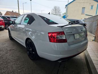 SKODA OCTAVIA 2.0 TSI vRS Hatchback 5dr Petrol DSG Euro 6 (s/s) (230 ps)