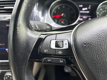 VOLKSWAGEN GOLF 1.0 TSI SE Hatchback 5dr Petrol DSG Euro 6 (s/s) (115 ps)