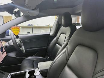 TESLA Model 3 Standard Range Plus Saloon 4dr Electric Auto RWD (241 bhp)