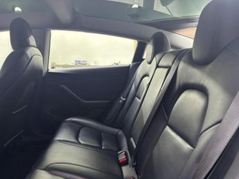 TESLA Model 3 Standard Range Plus Saloon 4dr Electric Auto RWD (241 bhp)