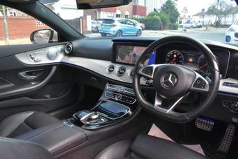 MERCEDES-BENZ E-CLASS 2.0 E220d AMG Line (Premium Plus) Coupe Diesel G-Tronic+ (194 ps
