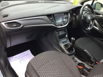 VAUXHALL ASTRA 1.6 CDTi ecoTEC BlueInjection Tech Line Nav Sports Tourer 5dr Di