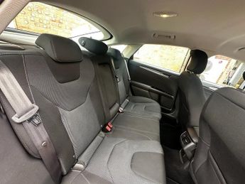 FORD MONDEO 2.0 TDCi Titanium Hatchback 5dr Diesel Powershift Euro 6 (s/s) (