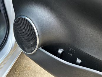 TOYOTA YARIS 1.5 VVT-h Y20 Hatchback 5dr Petrol Hybrid E-CVT Euro 6 (s/s) (10