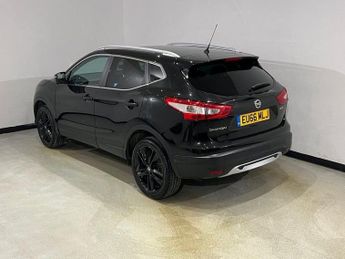 NISSAN QASHQAI 1.5 dCi Black Edition SUV 5dr Diesel Manual 2WD Euro 6 (s/s) (11