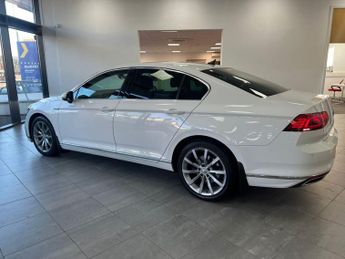 VOLKSWAGEN PASSAT 1.4 TSI 13kWh GTE Advance Saloon 4dr Petrol Plug-in Hybrid DSG E