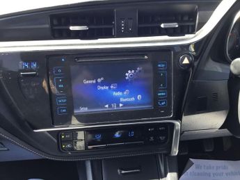 TOYOTA AURIS 1.2 VVT-i Design Hatchback 5dr Petrol Manual Euro 6 (s/s) (116 p