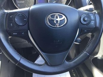 TOYOTA AURIS 1.2 VVT-i Design Hatchback 5dr Petrol Manual Euro 6 (s/s) (116 p