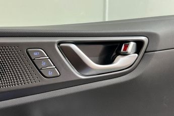 HYUNDAI IONIQ 38.3kWh Premium SE Hatchback 5dr Electric Auto (136 ps) Parking 
