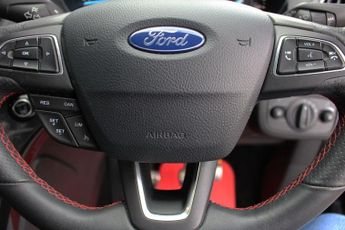 FORD KUGA 1.5 TDCi ST-Line SUV 5dr Diesel Manual Euro 6 (s/s) (120 ps)