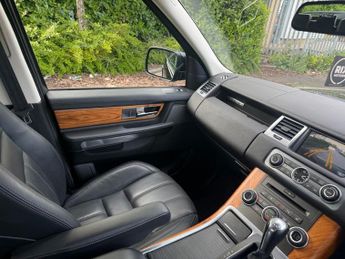 LAND ROVER RANGE ROVER SPORT 3.0 TD V6 HSE SUV 5dr Diesel CommandShift 4WD Euro 4 (245 ps)-1 