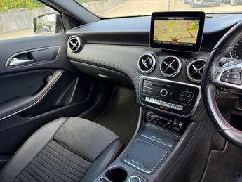 MERCEDES-BENZ A-CLASS 2.1 A200d AMG Line (Premium) Hatchback 5dr Diesel 7G-DCT Euro 6 