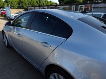 VAUXHALL INSIGNIA 2.0 CDTi SRi Nav Hatchback 5dr Diesel Auto Euro 5 (163 ps)