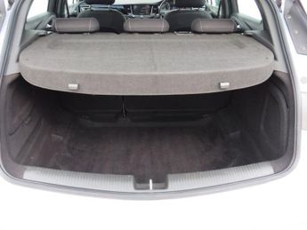 VAUXHALL ASTRA 1.6 CDTi BlueInjection SRi Nav Hatchback 5dr Diesel Auto Euro 6 