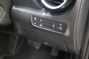 HYUNDAI KONA 1.6 h-GDi SE SUV 5dr Petrol Hybrid DCT Euro 6 (s/s) (141 ps)