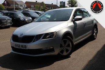 SKODA OCTAVIA 1.6 TDI SCR SE Technology Hatchback 5dr Diesel DSG Euro 6 (s/s) 