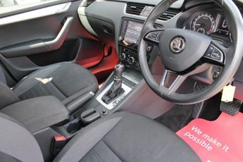 SKODA OCTAVIA 1.6 TDI SCR SE Technology Hatchback 5dr Diesel DSG Euro 6 (s/s) 