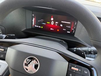 VAUXHALL Vivaro Life Electric 75kWh Combi XL MPV 5dr Electric Auto LWB (9 Seat, 7.4kW Charger)