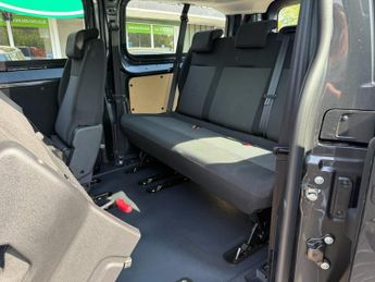 VAUXHALL Vivaro Life Electric 75kWh Combi XL MPV 5dr Electric Auto LWB (9 Seat, 7.4kW Charger)