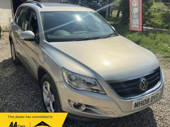 Volkswagen Tiguan 2.0 TDI Escape SUV 5dr Diesel Auto 4WD Euro 4 (140 ps)