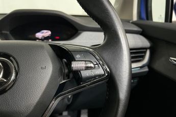 SKODA ENYAQ IV 62kWh 60 Nav Loft SUV 5dr Electric Auto (179 ps) Touchscreen, Ap