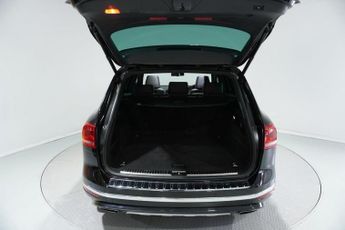 VOLKSWAGEN TOUAREG 3.0 TDI V6 BlueMotion Tech R-Line SUV 5dr Diesel Tiptronic 4WD E