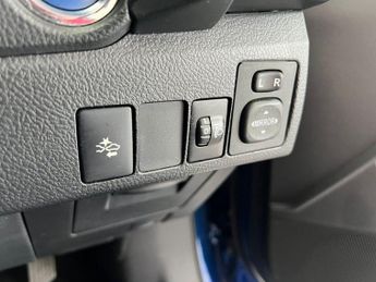TOYOTA AURIS 1.8 VVT-h Business Edition Hatchback 5dr Petrol Hybrid CVT Euro 