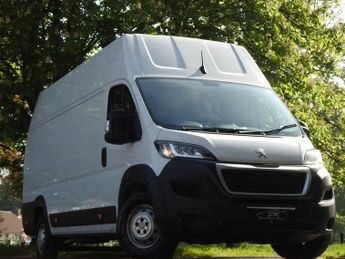 Peugeot Boxer 2.2 BlueHDi 435 Professional Premium + Panel Van 5dr Diesel Manu