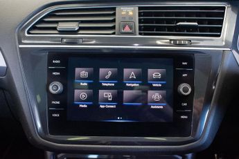 VOLKSWAGEN TIGUAN ALLSPACE 1.5 TSI EVO R-Line Tech SUV 5dr Petrol DSG Euro 6 (s/s) (150 ps)